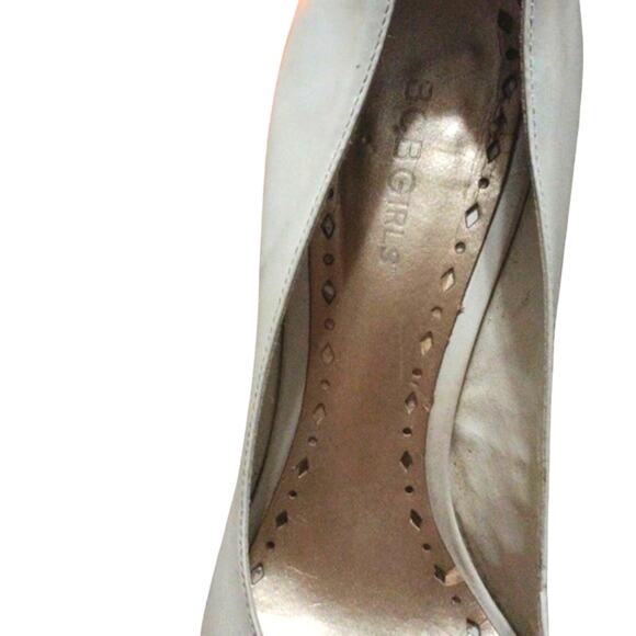 BCBG Leather Heels Open Toe Pumps Sz 10B Ivory Gold Emblem Accent BCBGirls City - Picture 7 of 16